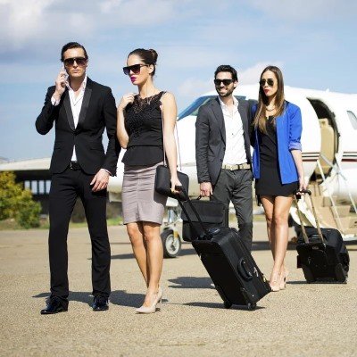 Сопровождение мужчины в поездке