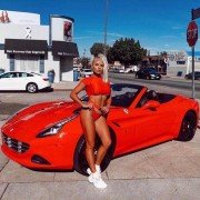 ИЩЕМ ДЕВОЧЕК ПРИЯТНОЙ ВНЕШНОСТИ!