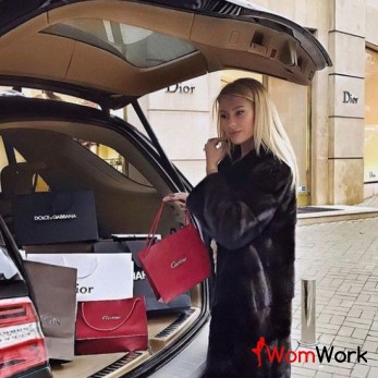 Каждая из нас, в своей жизни должна стать КОРОЛЕВОЙ